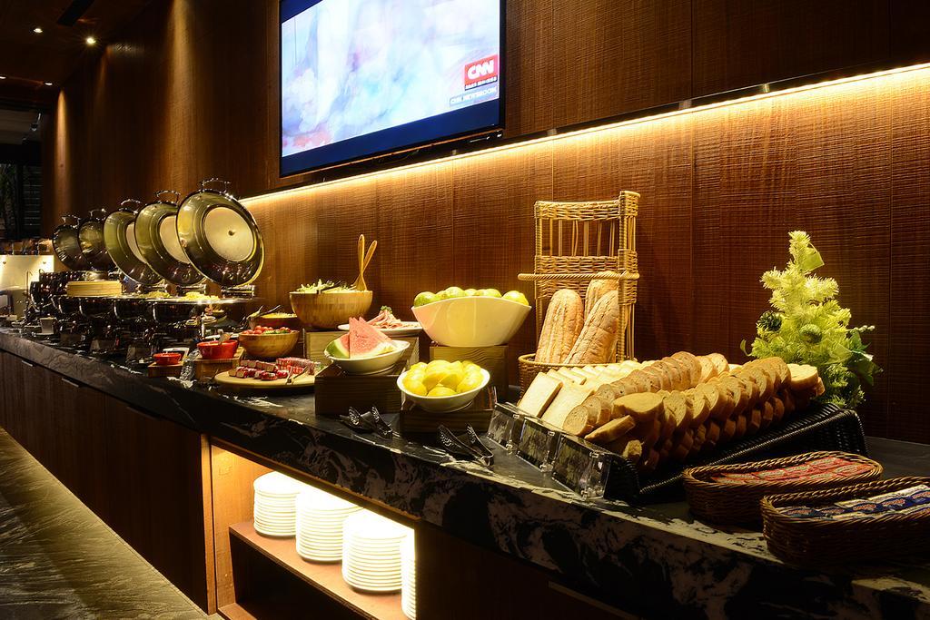 Inhouse Hotel Taichung Exterior photo