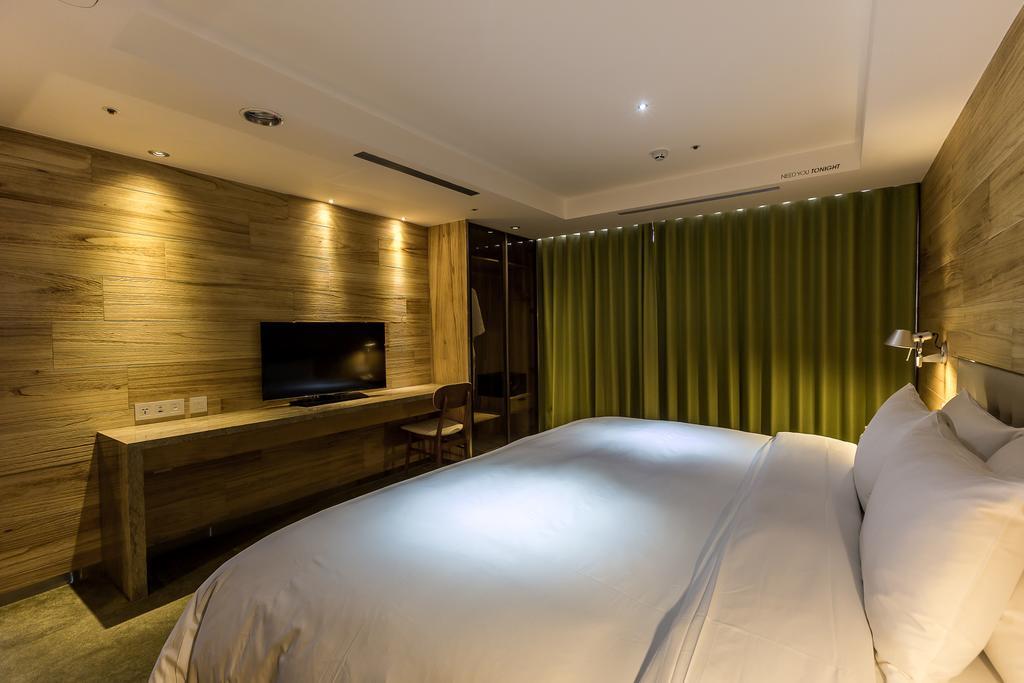 Inhouse Hotel Taichung Exterior photo
