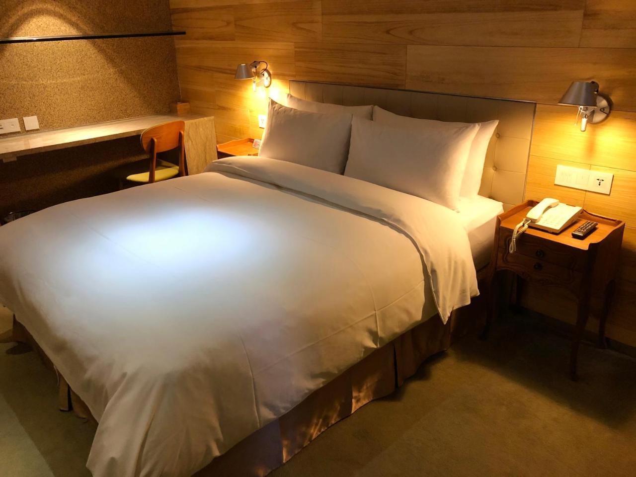 Inhouse Hotel Taichung Exterior photo